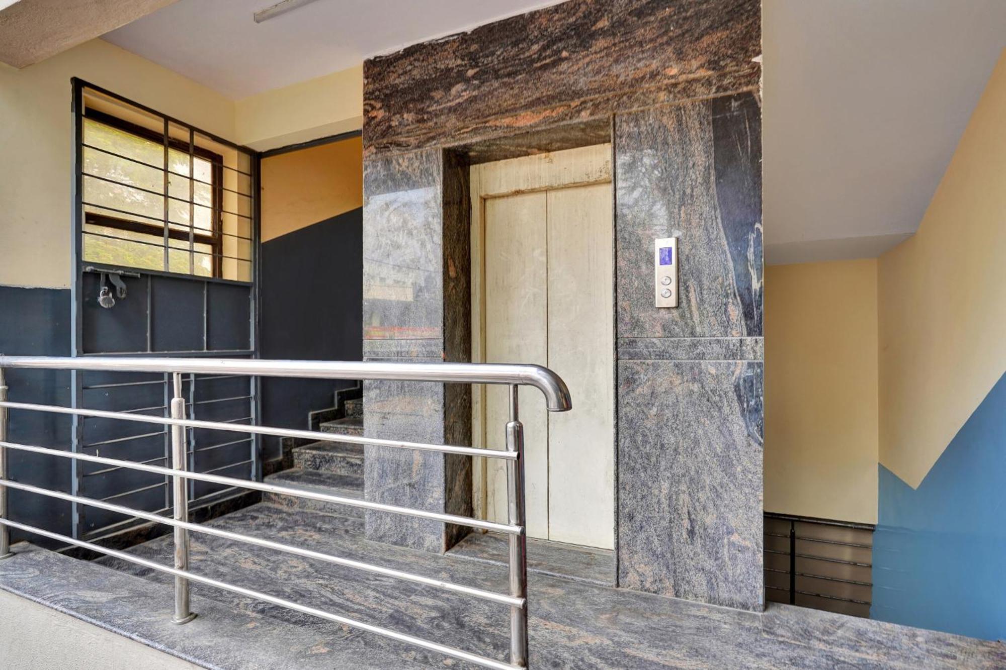 Oyo Hotel Svn Hotel And Lodging Bangalore Exterior foto