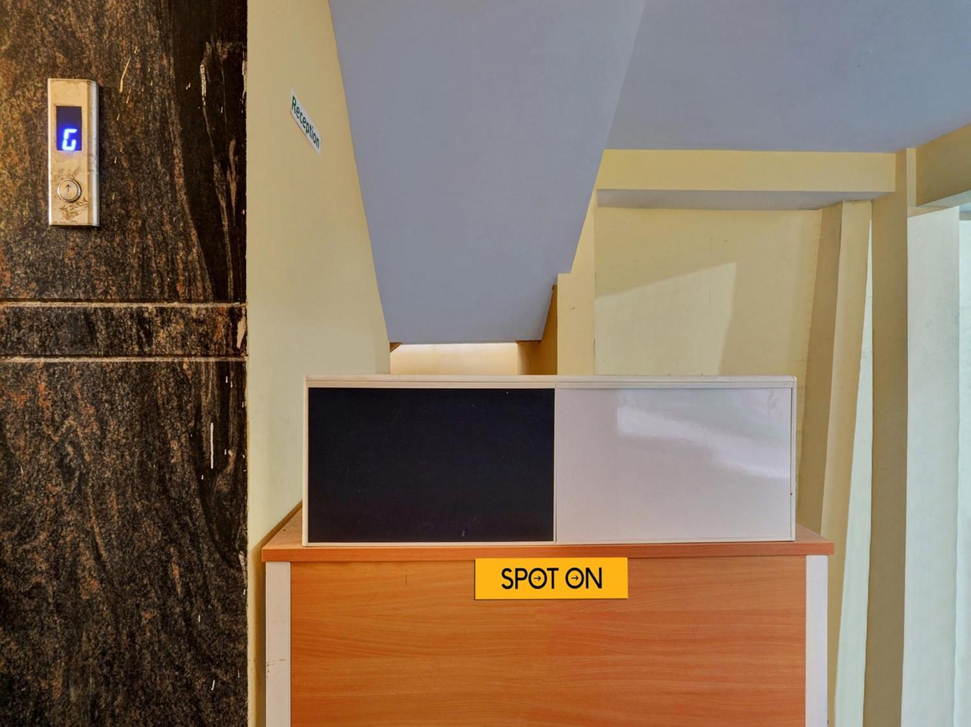 Oyo Hotel Svn Hotel And Lodging Bangalore Exterior foto